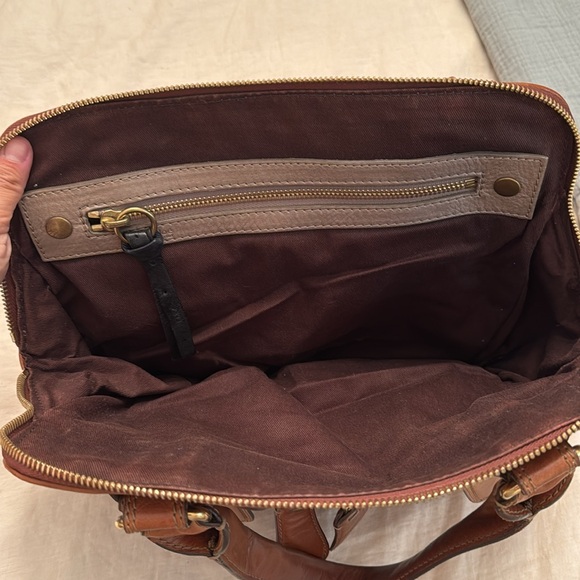 Chloe Bay Bag - Picture 10 of 13